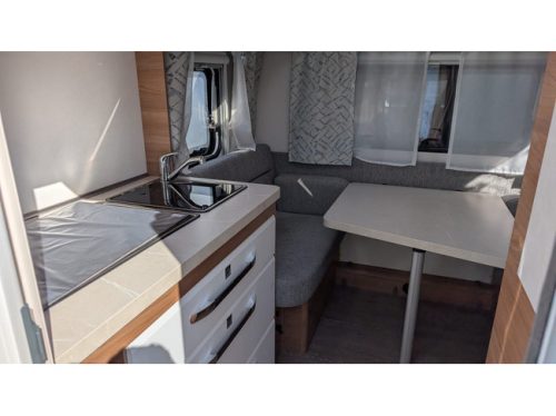 Hobby DE LUXE 400 SFE photo: 6