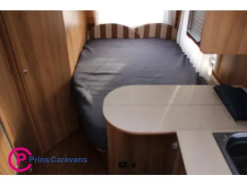 B&uuml;rstner Averso 450 French bed and dinette photo: 8