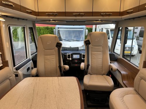 Dethleffs Globetrotter 7850 XLI DBM Premium, Upper cabinets photo: 7