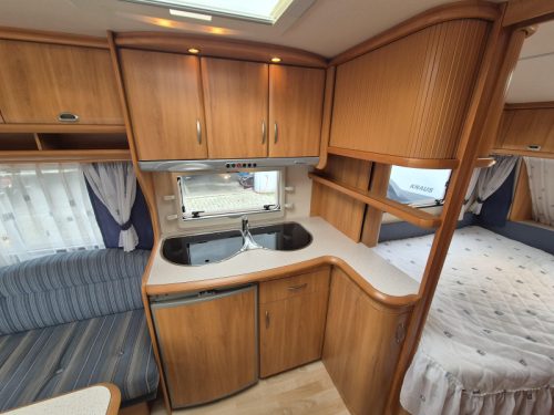 Hobby De Luxe 460 UFE mit Markise Foto: 9