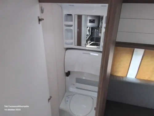 Hobby On Tour 390 SF compact caravan photo: 7
