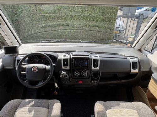 Adria SONIC I 600 SC 130 hp Euro6 Fiat Ducato NL-Camper **Queensbed/4 berths/Awning/Memo chassis carrier/Roof air conditioning/Bearlock/Very photo: 6