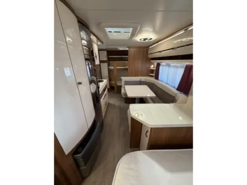 Hobby Excellent 560 KMFE Incl. Awning and Mover photo: 21