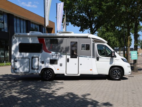 B&uuml;rstner Nexxo 660 T Automatic Roof air conditioning TV photo: 2