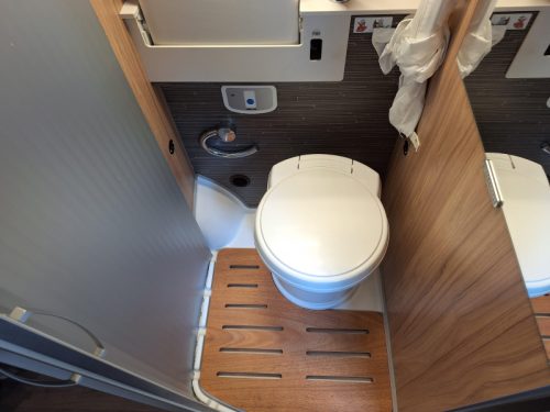 Hymer Yellowstone 636 180HP-AUTOMATIC+LEVELSYS photo: 10