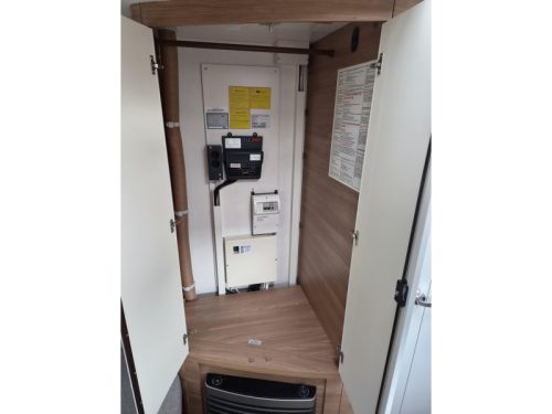Hobby De Luxe 495 UL Einzelbetten-Mover-Airco Foto: 12
