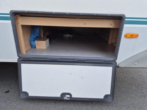 Eifelland 490 Holiday, 2nd owner with cassette awning and side wall photo: 6