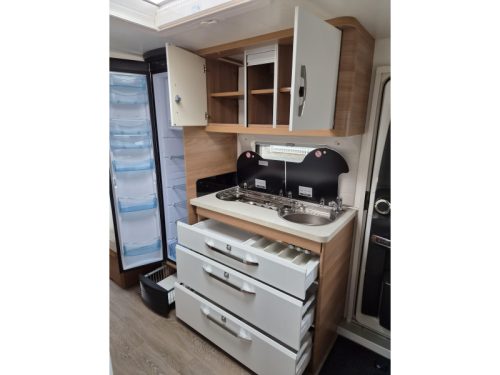 Hobby De Luxe 495 UL Einzelbetten-Mover-Airco Foto: 6
