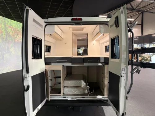 Adria Twin Axess 640 SL solar panel / inverter  photo: 5