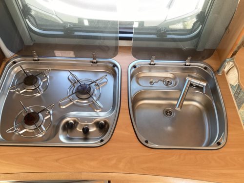 Chateau Calista 450 Mover/awning photo: 11