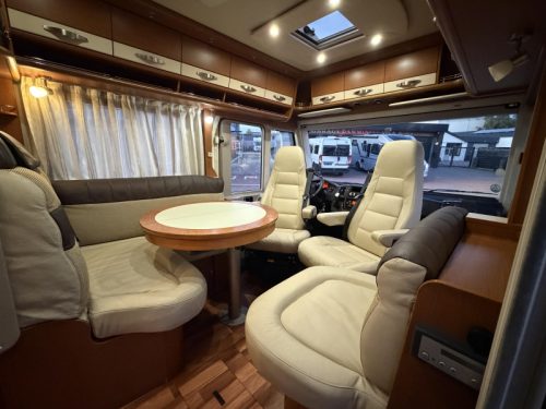 Hymer B678 Single beds-Alde-Air suspension photo: 7