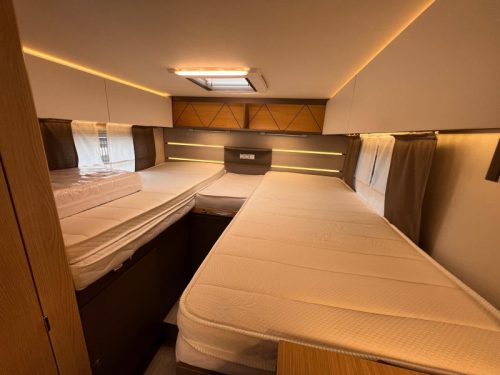 LMC Tourer 660 T Single beds, E&P, Air conditioning photo: 2