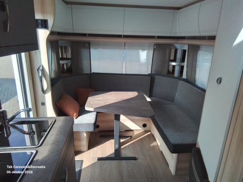 Hobby De Luxe 495 UL model 2027 aparte bedden  foto: 3