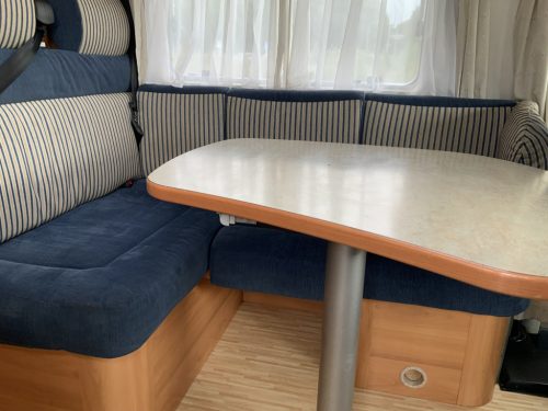 Hymer B 674 SL 2.3 M. 130 PK Vollintegriert, 4 Schlafpl&auml;tze 4 Gurte, Einzelbetten, Hubbett, Motor-Klimaanlage, Bj.2008 Ihr Wohnmobil-Verkaufsvermittler Marum Camper Zentrum on the road Foto: 10