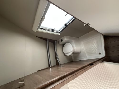 Knaus Sport Silver Selection 450 FU AWNING-AWNING-NEAT photo: 8