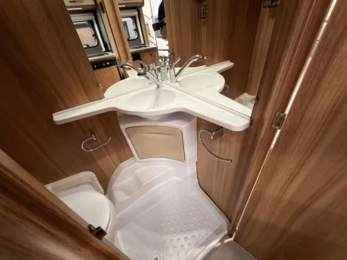 Caravelair Antares Style 450 Awning+mover+awning  photo: 12