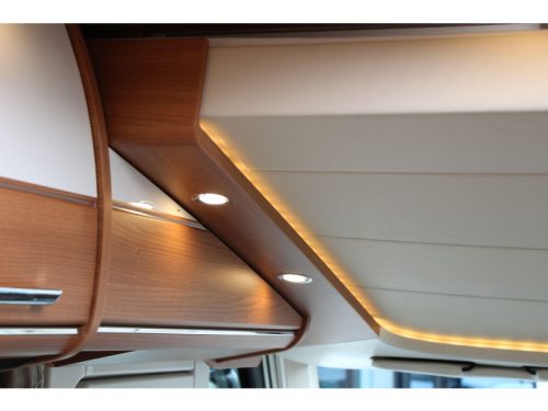 Carthago Chic C-Line I 4.9 LE-L Single beds + Pop-top roof  photo: 47