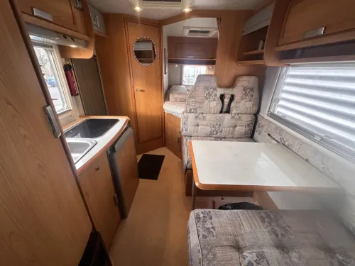 DueErre Escape 391 125HP Roof air conditioning 4-person photo: 4