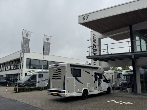 Chausson Titanium 788 QUEEN BED+POP-TOP ROOF+F2F AUTOMATIC EURO6 photo: 22
