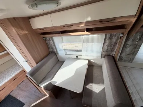 Hobby De Luxe 490 KMF Etagenbett sehr komplett Foto: 14