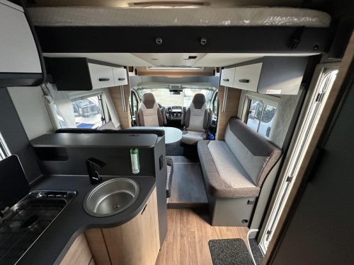Knaus L!ve Wave 650 MF AUTOMATIC + POP-TOP ROOF photo: 2