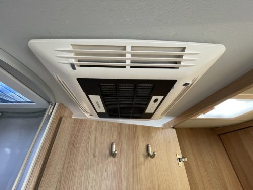 Knaus Sky Wave 60 Years SINGLE BEDS 9-SPEED AUTOMATIC photo: 17