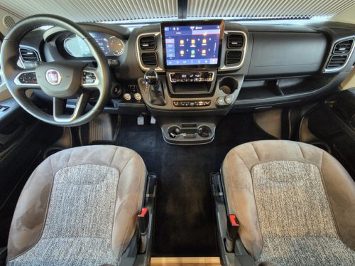 Carthago MALIBU 640 LE CHARMING GT SKYVIEW 180 HP AUTO 11,646 KM ACC SINGLE BEDS LITHIUM AIR SUSPENSION TOW HITCH VAN-SWING DIGITAL COCKPIT photo: 9