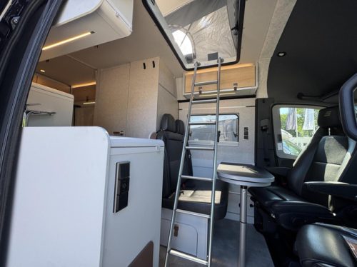 Hymer Grand Canyon S 4X4 190HP Leather Pop-top roof Delta Towbar Awning photo: 14