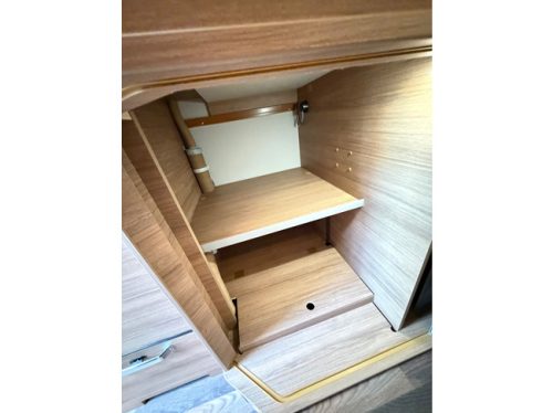 Weinsberg Knaus CaraCompact Pepper 600 MEG MAXXFAN / BEARLOCK / XXL K&Uuml;HLSCHRANK / ST&Uuml;TZEN / TV + SAT-ANLAGE / FAHRRADTR&Auml;GER / 2JahresGarantie Foto: 16
