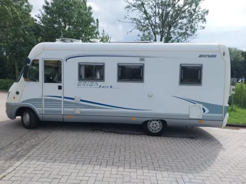 Hymer Eriba mit 44497 km und Dachklimaanlage Foto: 9
