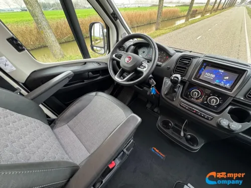 Adria Matrix Plus 670 DL Single beds / Automatic photo: 7