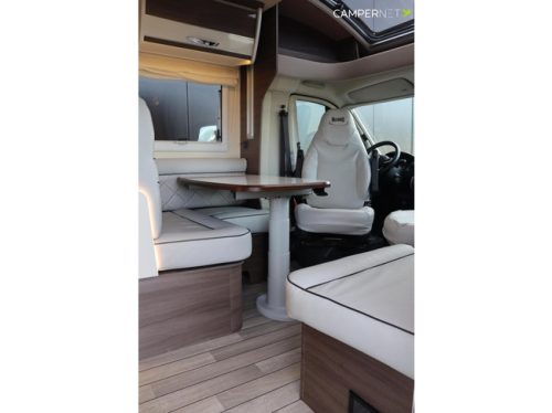 Mc Louis MC4 865 140pk Automaat | Levelsysteem | 5 Zitplaatsen | Dak airco | Hefbed | Luifel | Construct slot | Zonnepaneel | Fietsendrag foto: 7