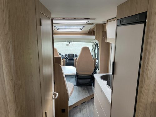 LMC Cruiser T 662 T young used photo: 20