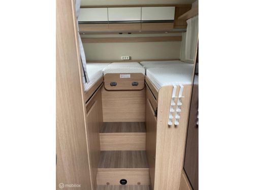 Sunlight T67 Single beds and Pop-top roof photo: 19