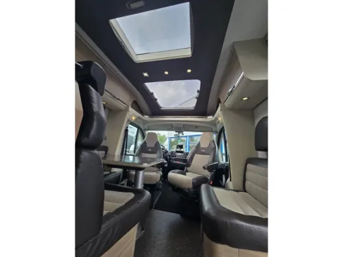 Adria Coral S 670 SL single beds/5 seat belts photo: 9