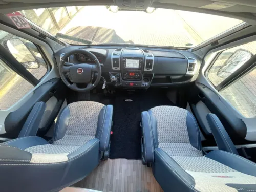 LMC Blackline 712 T Lits Jumeaux 30000 km photo : 10