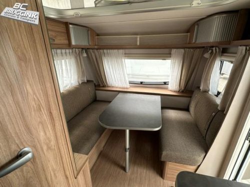 Eriba Feeling 442 SINGLE BEDS Pop-top roof photo: 2