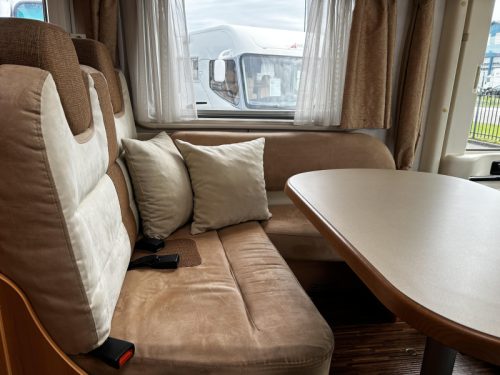 Hymer B614 CL Querbett/Hubbett/160PS Foto: 16
