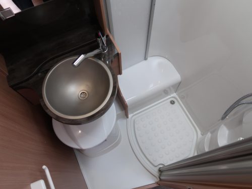 Knaus Sky Wave 700 MEG MIT AUTOM. NIVELSYSTEEM foto: 10