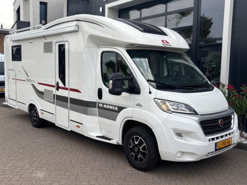 Adria Matrix M 670 SBC full options, queen bed photo: 23
