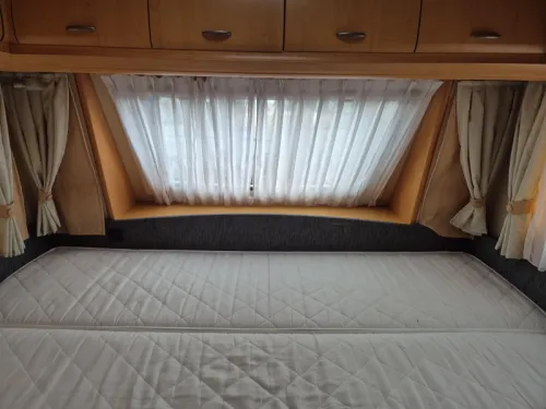 Hobby De Luxe 440 SF photo: 8