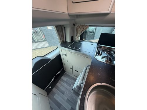 Westfalia Ford Nugget Hochdach Kastenwagen Klimaanlage Tempomat 4 Schlafpl&auml;tze 2x Solarpanel K&uuml;che Anh&auml;ngerkupplung LM 18 Zoll Foto: 14