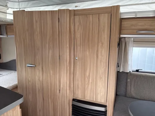 Eriba Feeling 425 Mover/Thule awning photo: 6