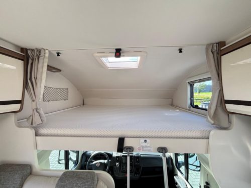 Dethleffs Trend A 7877-2 XXL/Alkoven/Dwarsbed/8.60M Foto: 15