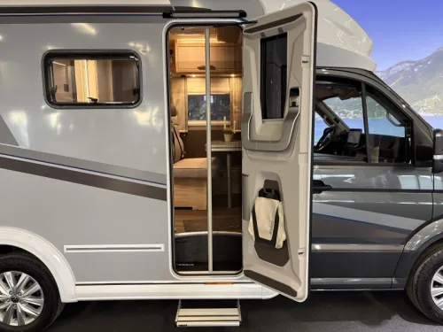 Knaus Van TI Plus 650 MEG platinum selection photo: 5