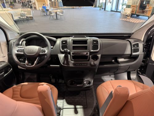 Adria Twin Sports 640 SGX pop-top roof / automatic photo: 2