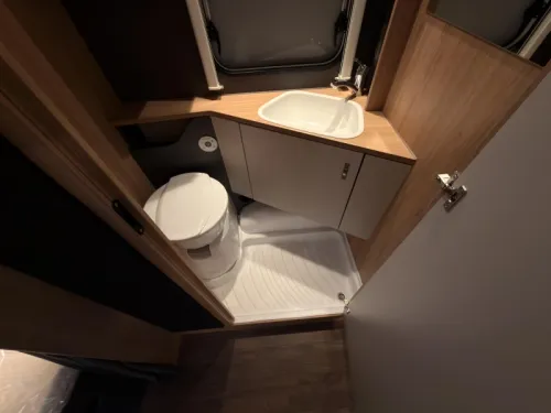 Knaus Sport Platinum 500 QDK Platinum+Boden+1800KG Foto: 9