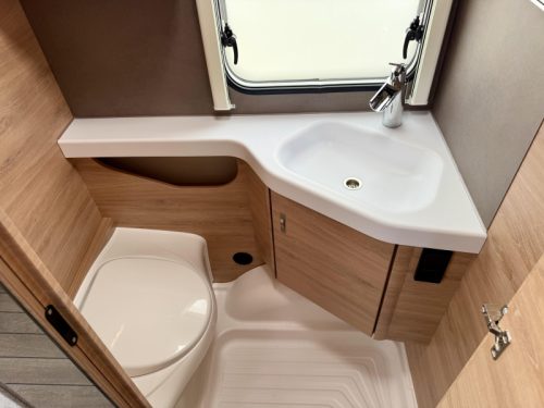 Knaus Sudwind Black Selection 460 EU Summer Air Conditioning Special Offer! photo: 17