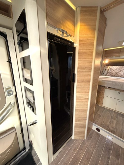 Adria Coral Platinum S 690 SC QUEENSBED ALKO SUSPENSION PNEUMATIQUE photo : 7