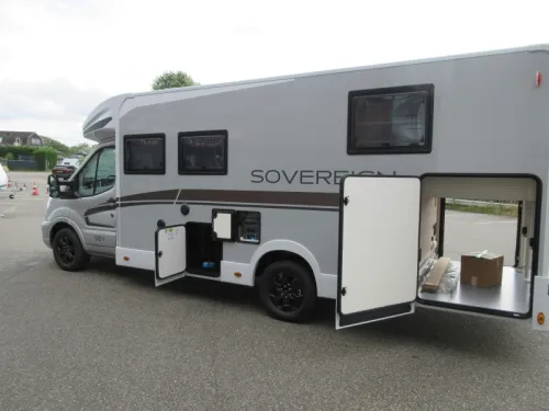 McLouis Sovereign 381 Queens bed / automatic photo: 5